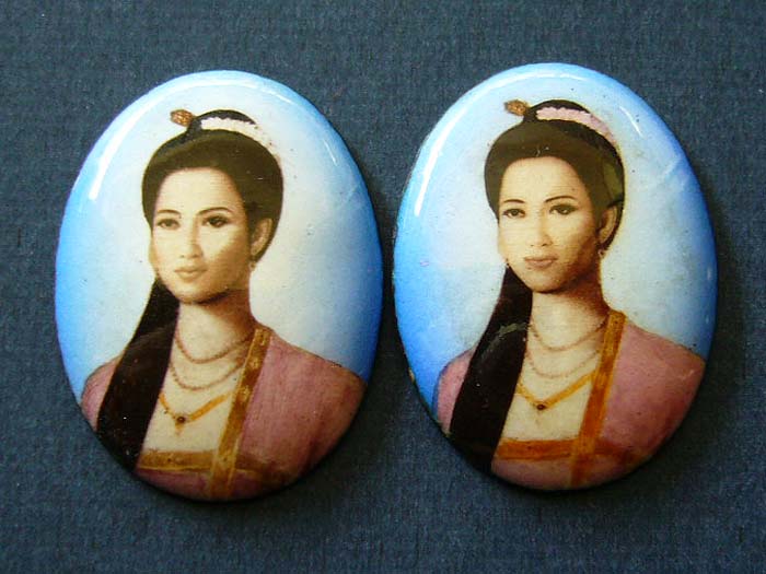 T4 ล๊อคเก็ตสมเด็จพระสุพรรณกัลยา 2 องค์