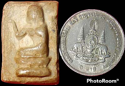 *พระผงมฤคทายวัน หลวงปู่นาค วัดหัวหิน ประจวบคีรีขันธ์ พิมพ์แม่นางกวัก พิมพ์กลาง หลังยันต์*