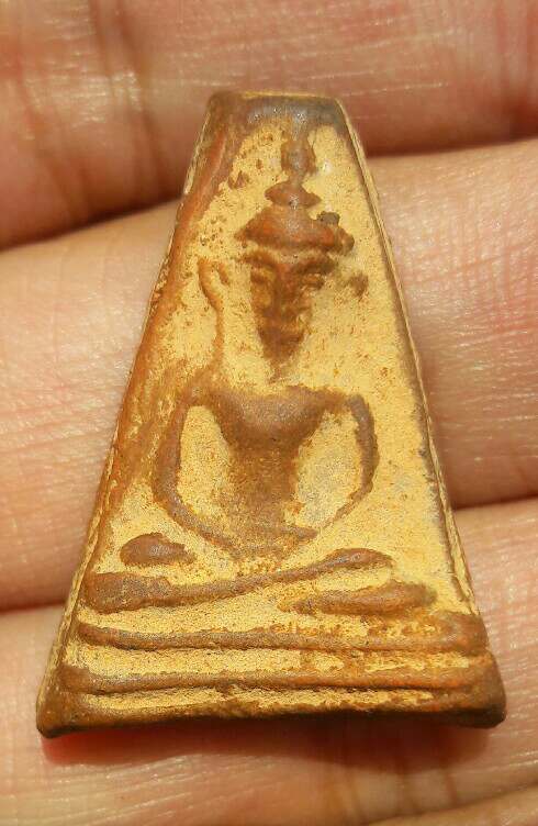 พระผงสุพรรณจงอางศึก อู่ทองจงอางศึก(มุ่ย ถิร โพธิ์ โต๊ะ เงิน และคณาจารย์เกือบ 60 รูป) เคาะเดียว(42)