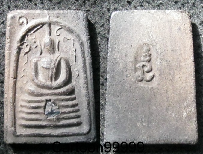 สมเด็จพิมพ์ใหญ่หลวงปู่รอด วัดขวิด นนทบุรีครับ สร้างก่อน ปี ๒๕๐๐ ครับผม สมบูรณ์ครับ