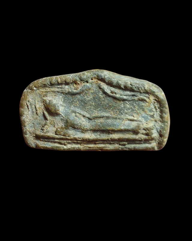 พระกรุวัดท้ายตลาดพิมพ์ไสยาสน์เนื้อดินผสมผงใบลาน