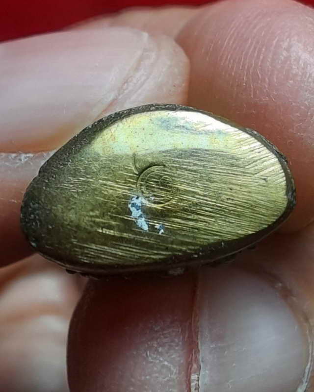 พระชัยวัฒน์ รุ่น มังกรทอง วัดสุทัศน์เทพวราราม พ.ศ.2543 เนื้อทองเหลืองเก่า 