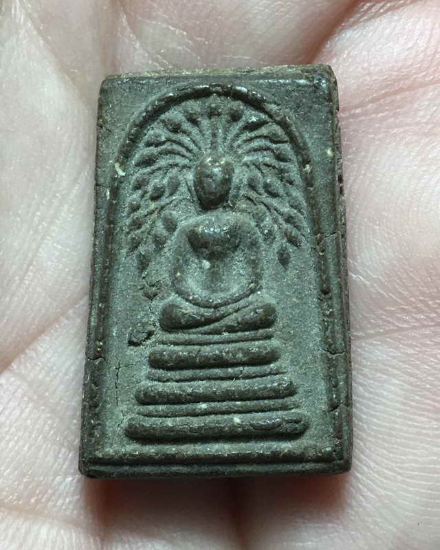 พระสมเด็จวัดระฆัง หลวงปู่นาค วัดระฆังโฆสิตาราม ปี 2495 พิมพ์ปรกโพธิ์ ฐานแซม พิมพ์คะแนน เนื้อผงใบลาน