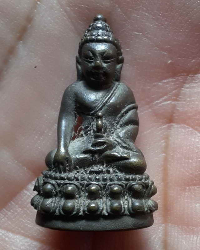 พระกริ่งเบญจบารมี หลวงพ่อจวน วัดหนองสุ่ม สิงห์บุรี ปี 2528 เนื้อทองฝาบาตร