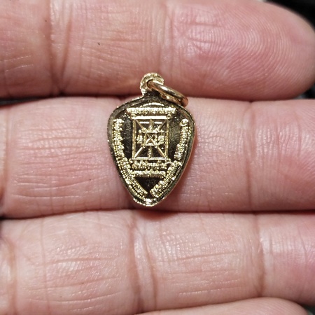 เหรียญบ้านไม่ขาดเงิน กะไหล่ทองเต็ม