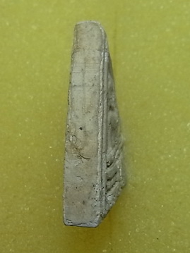 พระผงสามเหลี่ยม หลวงพ่อวัดไร่ขิง