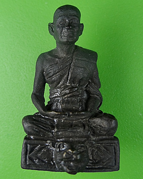 รูปหล่อลอยองค์หลวงพ่อเที่ยง วัดพระพุทธบาทเขากระโดง บุรีรัมย์ .587.