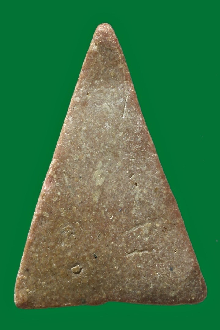 พระพุทธ พิมพ์สามเหลี่ยมเนื้อผงน้ำมัน