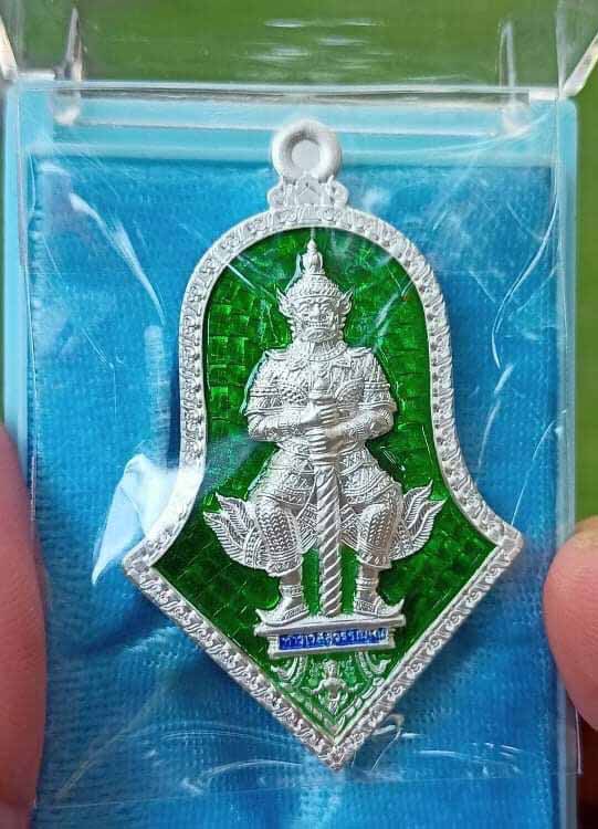 ท้าวเวสสุวรรณโณ จำปีใหญ่ (จัมโบ้รุ่นแรก) เนื้อเงินลงยาสีเขียว "เจริญทรัพย์" หลวงพ่ออิฏฐ์ วัดจุฬามณี