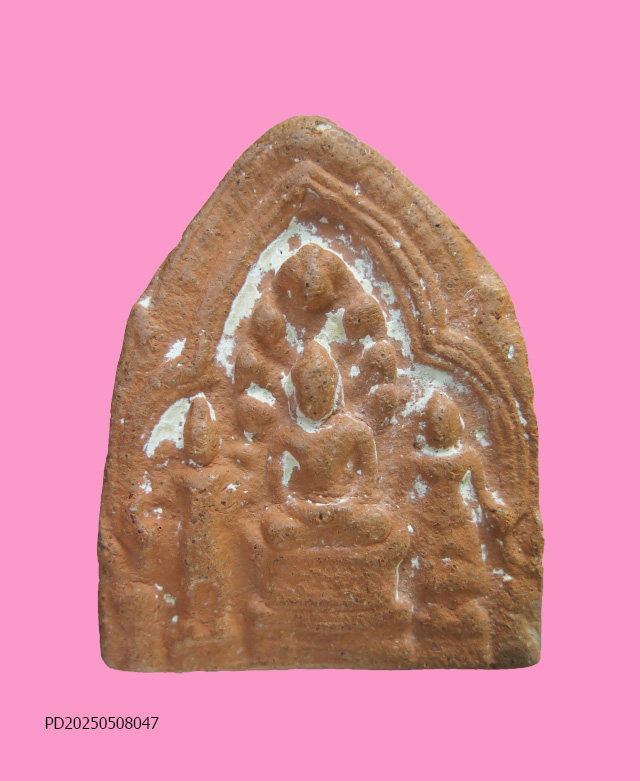 พระสามเนื้อดิน