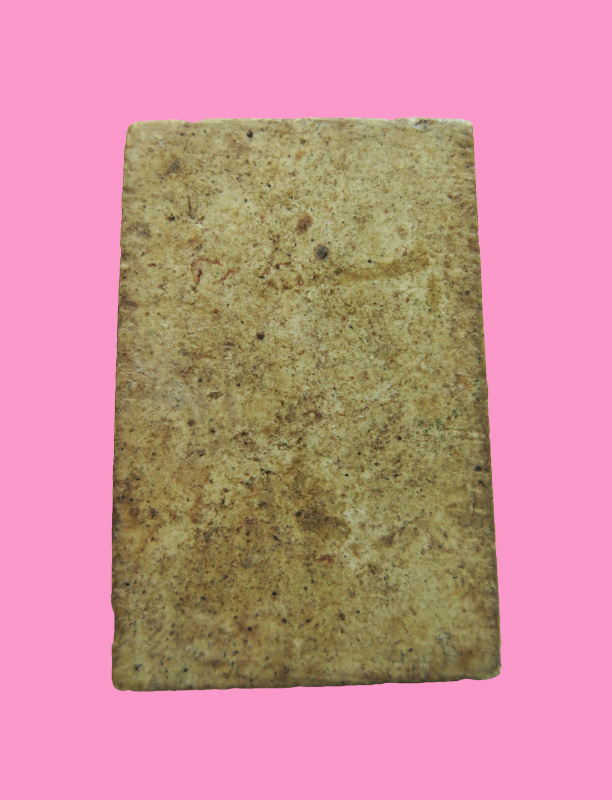 พระผงพระพุทธสิหิงค์ หลวงพ่อบุญเลิศ วัดวังปลาหมู จ.กาญจนบุรี รุ่นแรก สภาพสวย 