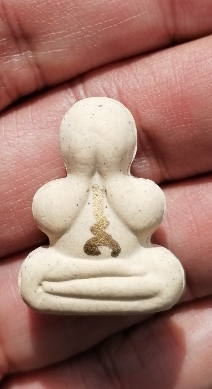 พระปิดตาเหนือดวง​ หลวงปู่เอี่ยม​ ปฐมนาม วัดสะพานสูง​ กรุงเทพ ปี 2567 พร้อมกล่องเดิม เคาะเดียว(1)