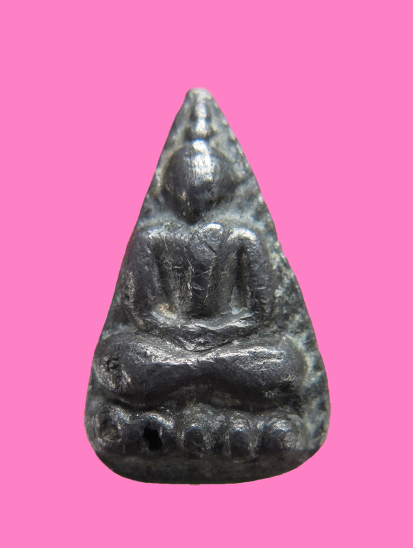 กลีบบัว หลังยันต์ เนื้อชินตะกั่ว