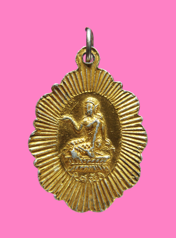 ล็อคเก็ตรูปถ่าย หลังนางกวัก หลวงพ่อทองหยอด เก่านะ