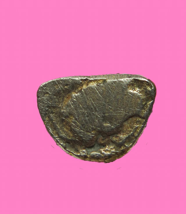 รูปเหมือนลอยองค์ กะหลั่ยทอง สูงประมาณ 1 เซ็น อายุ 90 ปี