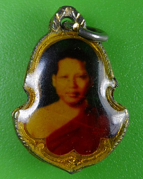 ล็อกเก็ตหลวงพ่อจำเนียร วัดถ้ำเสือ กระบี่ .1451.