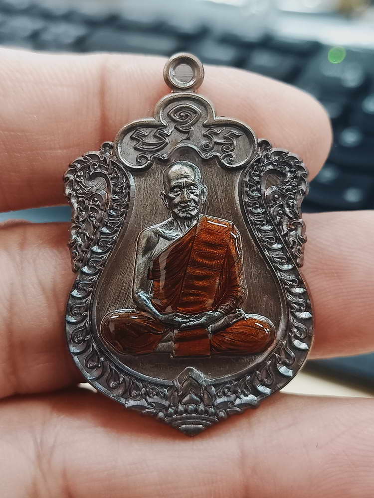 4-377 เหรียญเสมา 8 รอบ หลวงปู่กลม วัดโพธิ์ชัย จ.นครพนม 2566 ทด.ลย โคตรโค้ด 104 กล่องเดิม