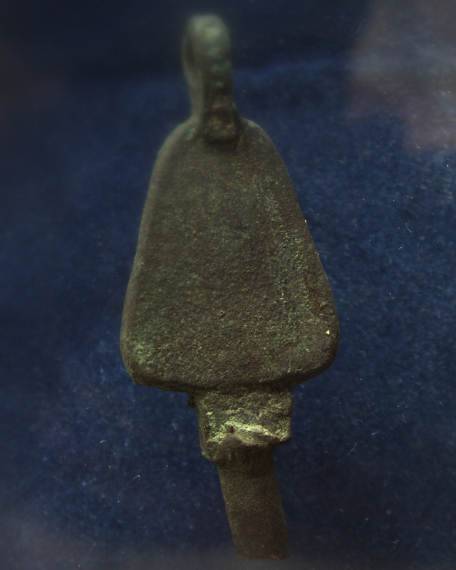 แท้ๆ จากวัด !! เหรียญหล่อจอบใหญ่ หลวงพ่อเงิน รุ่นปืนแตก วัดคงคาราม (บางคลานใต้) ตัดจากช่อกรรมการ (5)