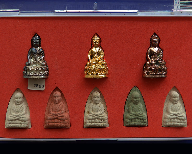 ชุดกรรมการ เลข 1800...พระชัยหลวงปู่ทวด รุ่นตำหนักทอง หลวงปู่ทอง สุสังวโร วัดป่ากอสุวรรณ ครบชุด 8 องค