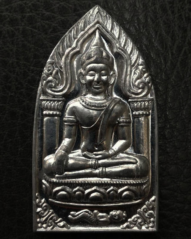 2.พระยอดขุนพลปั๊มพิมพ์สุพรรณ หลวงพ่อฑูรย์ วัดโพธินิมิตร เนื้อชินพิมพ์ใหญ่ พ.ศ. 2527 สูง 5.7 ซ.ม.