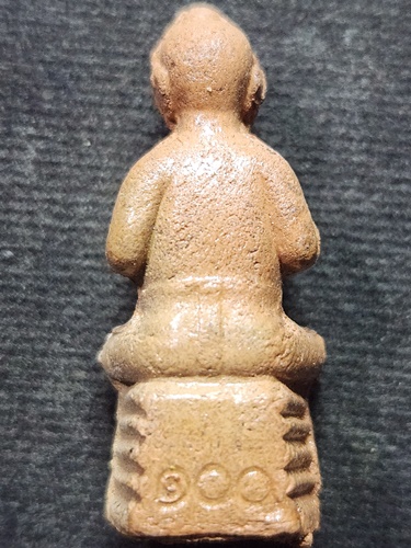 วัดสามง่าม นครปฐม กุมารทอง รุ่นสมบูรณ์ทรัพย์ 100 ปี พ.ศ. 2557 เนื้อผงพรายล้วน