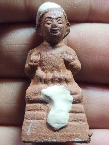 วัดสามง่าม นครปฐม กุมารทองพกพา หลวงปู่แย้ม  รุ่น เฮง เฮง เนื้อดินผสมกระดูก