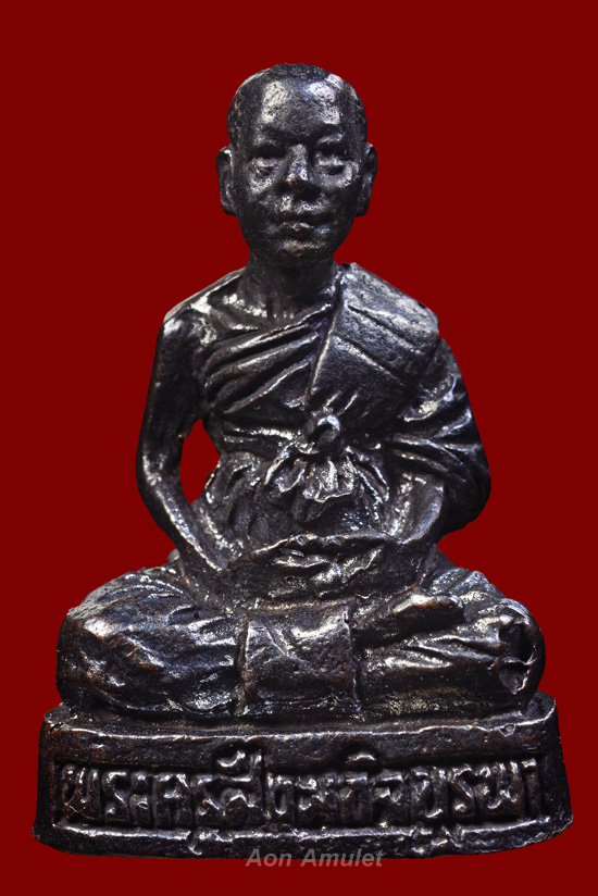 รูปหล่อรุ่นแรกเนื้อทองแดง รุ่น ที่ระลึกหล่อรูปเหมือน หลวงปู่บัว ถามโก วัดศรีบุรพาราม พ.ศ.2541