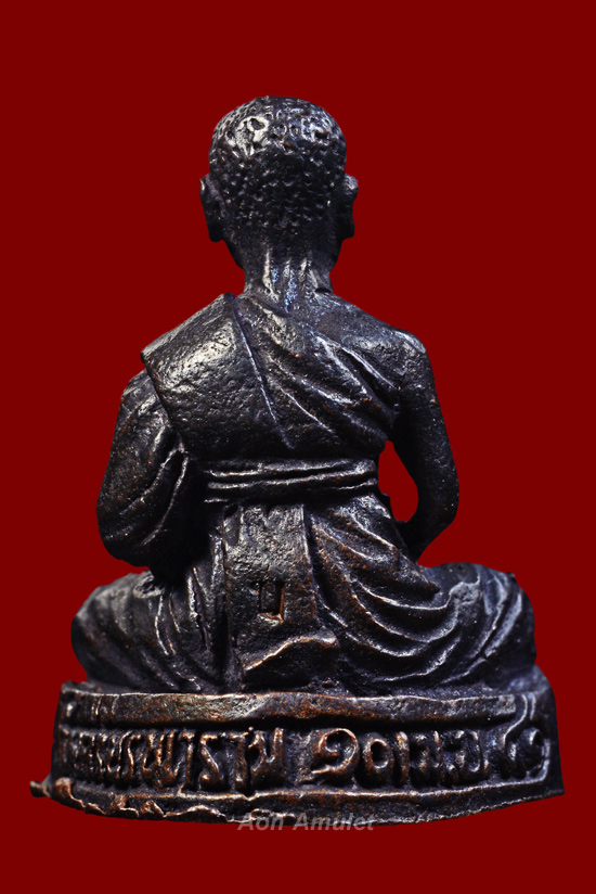 รูปหล่อรุ่นแรกเนื้อทองแดง รุ่น ที่ระลึกหล่อรูปเหมือน หลวงปู่บัว ถามโก วัดศรีบุรพาราม พ.ศ.2541