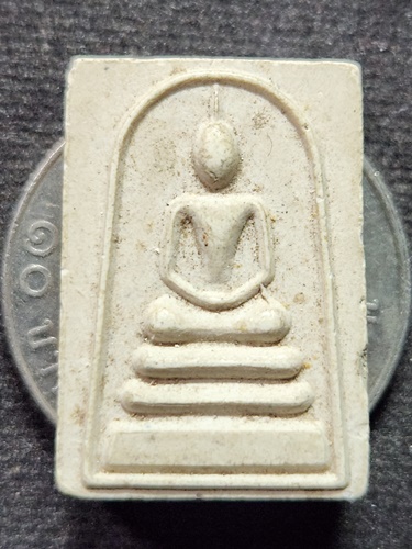 วัดพิกุลทอง จ.สิงห์บุรี พระสมเด็จหลังรูปเหมือนหลวงพ่อแพ  รุ่นแพพิเศษ อายุ 93 ปี พิมพ์คะแนน