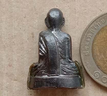 พระกริ่งรูปเหมือนปั๊ม หลวงปู่จันทร์ วัดทุ่งเฟื้อ นครศรีธรรมราช ปี2528"กริ่งเหล็กไหล เนื้อทองแดงเถื่อ