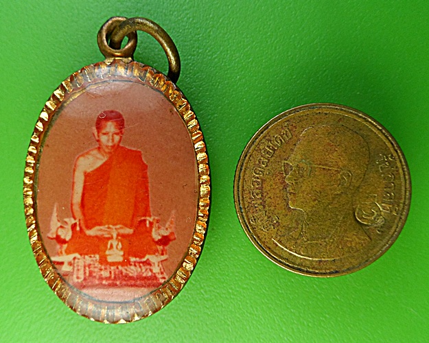 ล็อกเก็ตพระอธิการเสียงทอง วัดหนองอ้อ ชลบุรี .1929. 