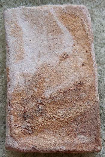 ทรงเจดีย์ เนื้อผงเก่า