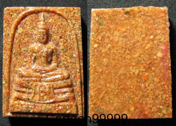 หลวงพ่อโสธร รุ่นสร้างพระอุโบสถ เนื้อกระเบื้องหลังคาโบสถ์ (หลังเก่า) ครับ สวยๆ ครับผม