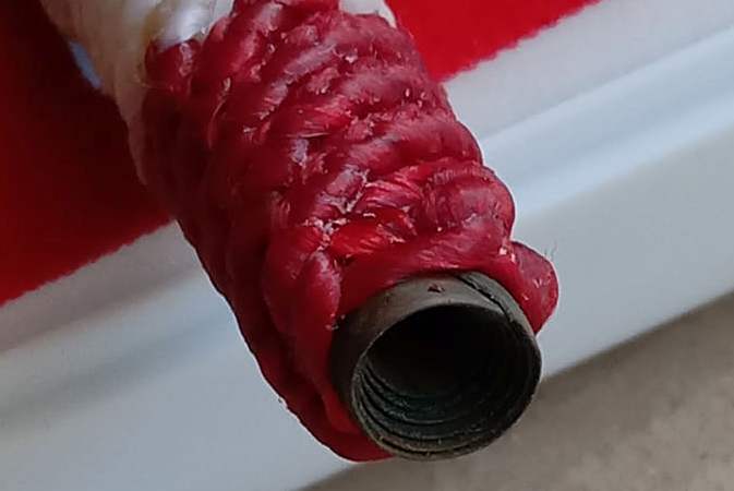 ตะกรุดโสฬสมงคลจารมือแบบโบราณ ถักลายธงชาติ ลงน้ำมันว่านมงคล รุ่นทองแดง พระอาจารย์แว่น วัดสพานสูง