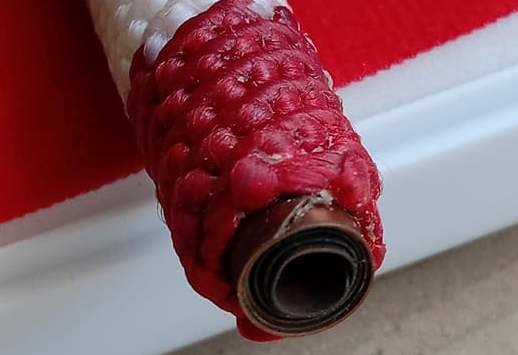 ตะกรุดโสฬสมงคลจารมือแบบโบราณ ถักลายธงชาติ ลงน้ำมันว่านมงคล รุ่นทองแดง พระอาจารย์แว่น วัดสพานสูง