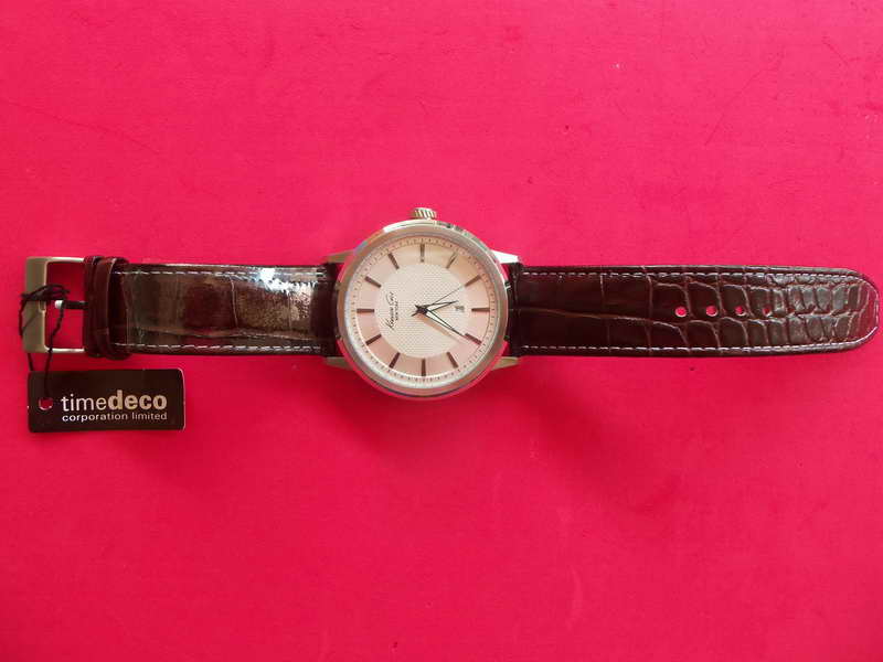 นาฬิกาข้อมือ Kenneth Cole ระบบควอท สายพันธ์อเมริกัน หน้าปัท 4.5ซม(เคาะเดียวแดง).