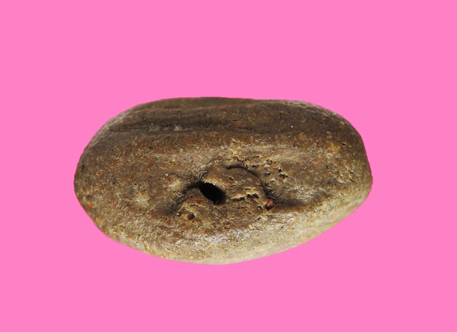 พระปิดตา เนื้อผง พิมพ์ตะพาบ ก้นมีรู