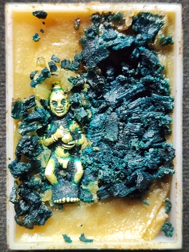 วัดพระพุทธบาทเขากระโดง บุรีรัมย์ สีผึ้งมหาเสน่ห์ว่านสาวหลง  หลวงพ่อเที่ยง   ปี ๓๔