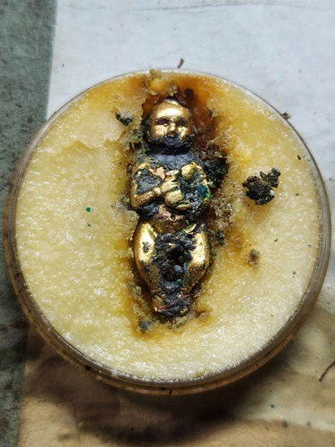 วัดพระพุทธบาทเขากระโดง บุรีรัมย์ กุมารทอง มหาลาภ  หลวงพ่อเที่ยง สีผึ้งมหาเสน่ห์ว่านสาวหลง ปี 2534