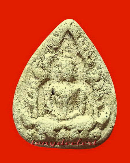 พระนางพญากลีบบัวเนื้อผงพุทธคุณ หลวงปู่เหรียญ วัดหนองบัว จ.กาญจนบุรี ปี 2497 พิมพ์นิยมค่ะ