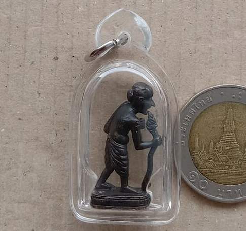 ชูชก รุ่นแรก ไม้เท้าพญานาค หลวงพ่อสาคร วัดหนองกรับ จ.ระยอง ปี2541 เนื้อทองแดง เลี่ยมกันน้ำพร้อมใช้