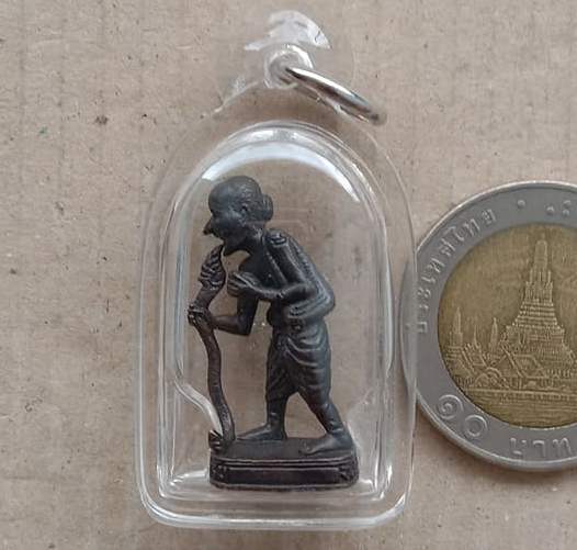 ชูชก รุ่นแรก ไม้เท้าพญานาค หลวงพ่อสาคร วัดหนองกรับ จ.ระยอง ปี2541 เนื้อทองแดง เลี่ยมกันน้ำพร้อมใช้