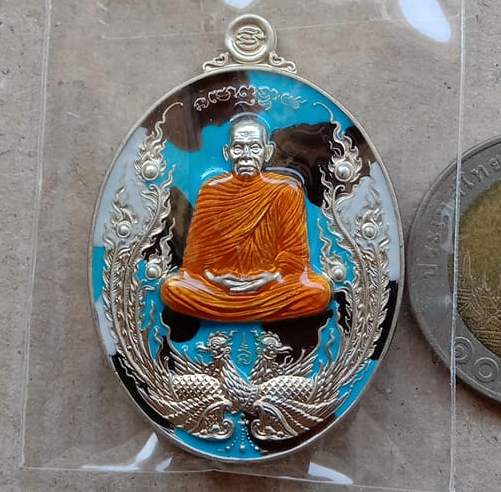 เหรียญวางศิลาฤกษ์ หลวงพ่อพัฒน์ ปุญญกาโม วัดห้วยด้วน นครสวรรค์ ปี2563 เนื้ออัลปาก้าลงยา เลข324+กล่อง