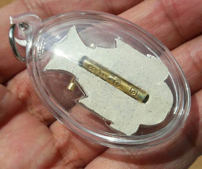 เศียรพ่อแก่ หลวงพ่อเมียน กัลยาโณ วัดบ้านจะเนียงนาราม ตะกรุดทองคำ 2 ดอก จีวร เคาะเดียว  