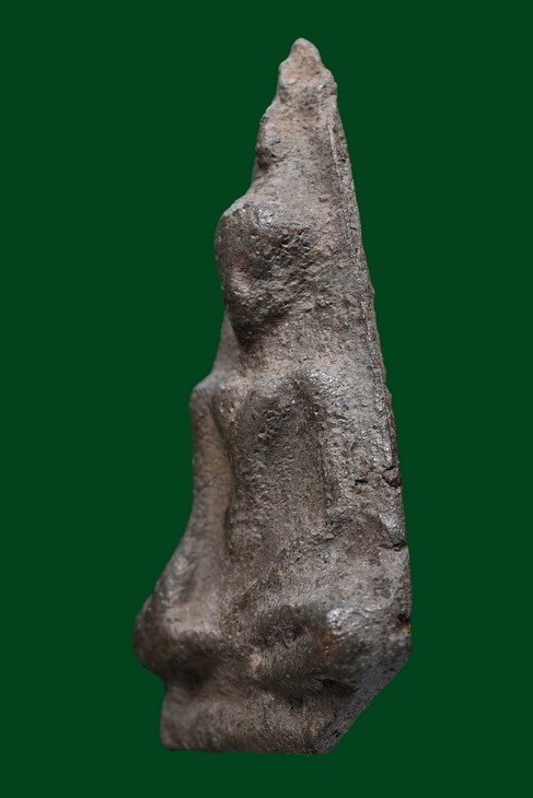 พระนางพญากำแพง พิมพ์ตื้น 