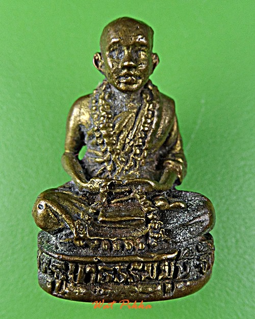 รูปหล่อครูบาธรรมมุนี พุทธสถานสุประดิษฐ์เมธี มหาสารคาม .972.*