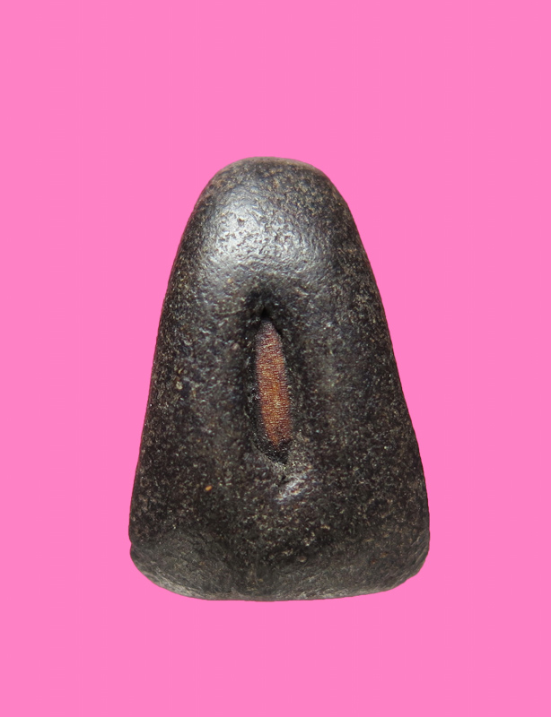 พระผง หลังฝั่งอะไรบางอย่าง