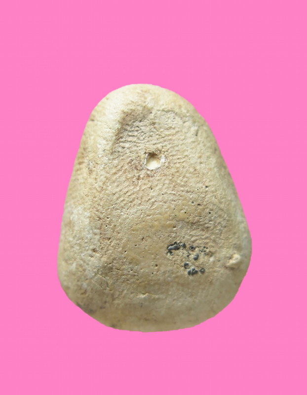 พระปิดตาพิมพ์เม็ดบัว