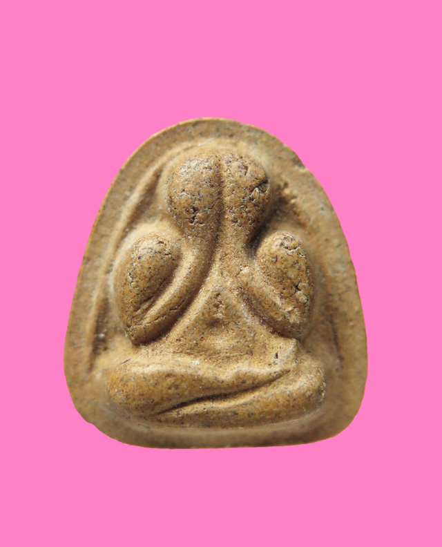 พระปิดตาหลังยันต์ เนื้อผง บรรจุกริ่ง