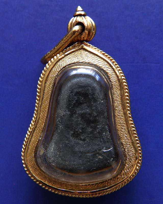 ปิดตานะหัวเข่า หลวงปู่เอี่ยม วัดหนัง เนื้อตะกั่ว เลี่ยมทอง